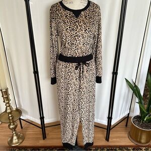 Cozy Velour Lounge Set in Leopard Heart Print